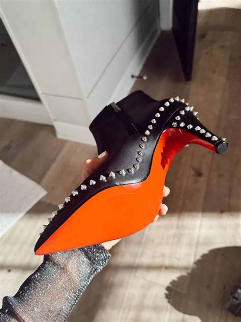 Metallic Trend: Subtle Shimmers for Everyday Glam - City Girl Gone Mom