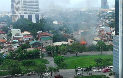 Hipodromo Fire Razes 4 Houses Displaces 20 People Cebu Daily News