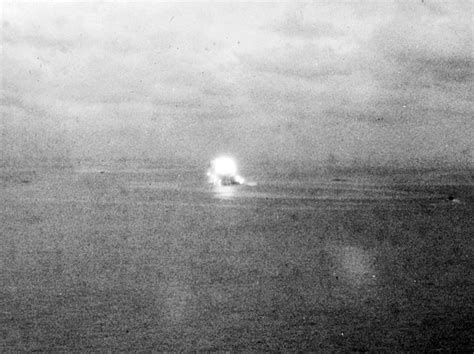 File:Japanese battleship Yamato explodes on 7 April 1945 (NH 62579).jpg - Wikipedia