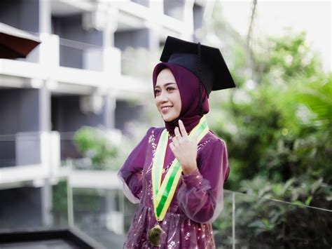 Viral Momen Wisudawan Terbaik Teknik Ui Dapat Ipk 397 Warganet Auto