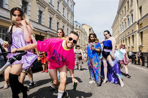 Helsinki Pride Kulkue On Suomen Suurin Ihmisoikeustapahtuma