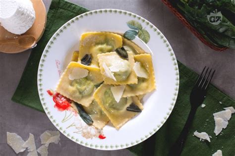 Ricotta And Spinach Ravioli With Butter And Sage Chefsane