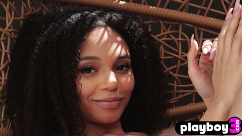 Petite Curly Ebony Babe Posed Naked And Sexy MILF Exposed Sexy Natural Body