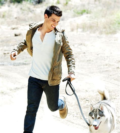 Taylor Lautner : Running with his Brother Wolf | Eye-candy Pictures