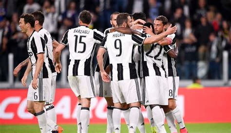 Juventus - Genoa Photo Gallery - Juventus