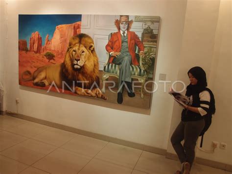 PAMERAN DUA PELUKIS PEREMPUAN ANTARA Foto