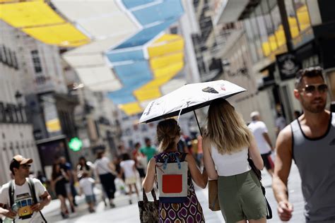 Madrid Se Prepara Para Las Olas De Calor Piscinas Museos Y La Playa