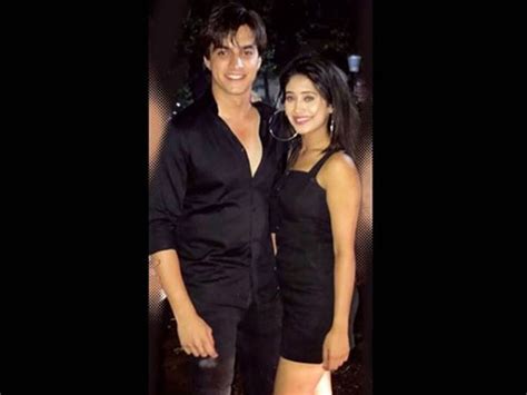 Yeh Rishta Kya Kehlata Hais Shivangi Mohsin Rishi And Others Have A Blast At Mohenas Birthday