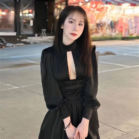 Hot girl bi a sở hữu thân hình nóng bỏng hơn Gấm Kami là KOC nổi tiếng Titanic Nơi mọi thứ