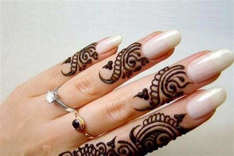 9 Lovely Finger Mehndi Designs