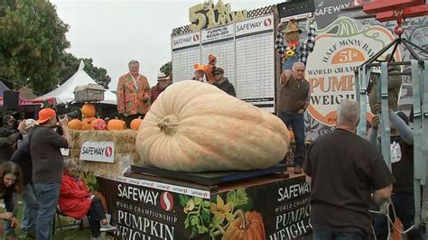 2,471-pound gourd from Minnesota wins World Championship Pumpkin Weigh ...