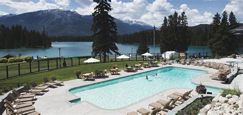 Jasper Park Lodge, Jasper Review | The Hotel Guru