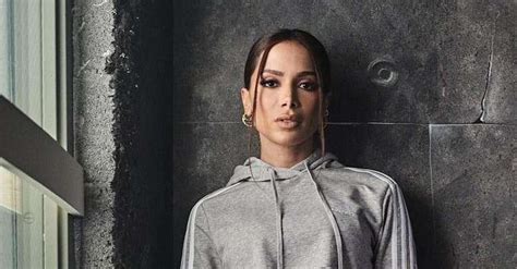 Anitta Conta Que Foi Diagnosticada Com Ebv Que Pode Causar Esclerose