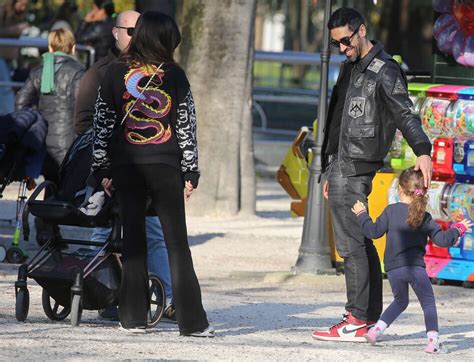 Giorgia Palmas E Filippo Magnini Al Parco Con Mia