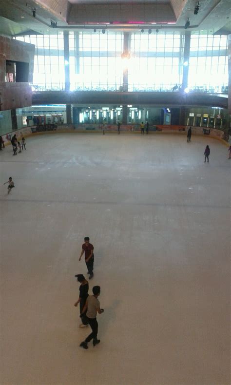 Ice Skating Bx Rink Di Bintaro Jaya Xchange Mall