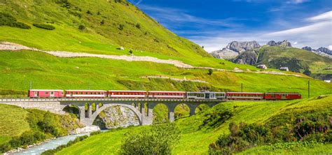 Gotthard Panorama Express Train | Railbookers