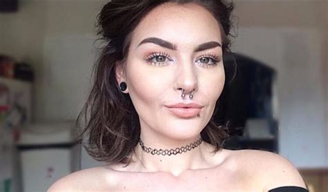 Hot Sexy Hayley Norton Bikini Pics