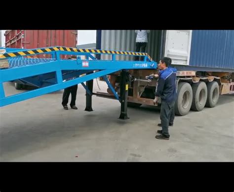 Heavy Duty Hydraulic Forklift Boarding Bridge Container Loading Durable