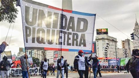 Unidad Piquetera Inicia Un Acampe Frente Al Ministerio De Desarrollo