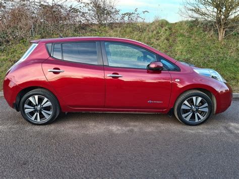 Nissan Leaf Tekna 2016 30kWh With 6 6kW Charger Speak EV Electric