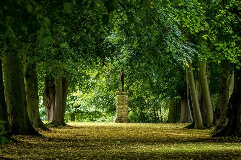 Renishaw Hall - Renishaw Hall Gardens - Derbyshire gardens