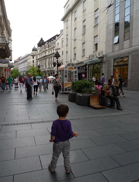 Promeneur Sur La Rue Knez Mihajlova Belgrade Serbie Le Flickr