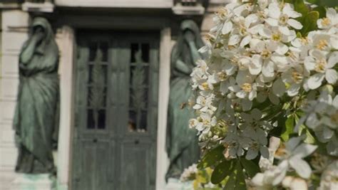 "Pere Lachaise Cemetery" Images – Browse 3,239 Stock Photos, Vectors ...