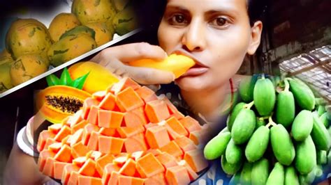 Papaya Eating Challenge गाँव का स्वादिष्ट पपीता खानाkhushibarbadvlog