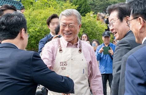 문재인 전 대통령 평산책방 판매량 싹 공개가장 많이 팔린 책은 위키트리