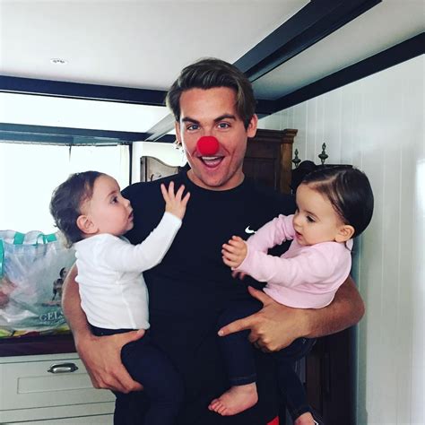 Gossip Girl Alum Kevin Zegers Posted A Photo With 1 Year Old Twin