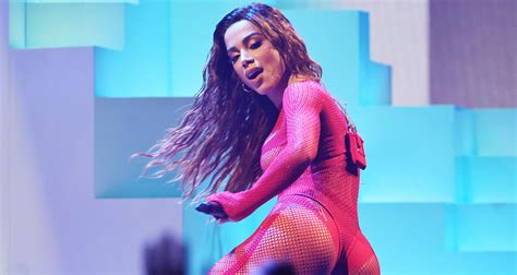 Anitta Gives Sultry Performance Of ‘envolver At Mtv Vmas 2022 Watch