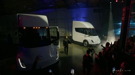 Elon Musk Assure Que Le Camion De Tesla Est Aussi Facile Et Fun à