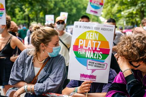 Corona Demonstration Gegenproteste Bleiben Erlaubt