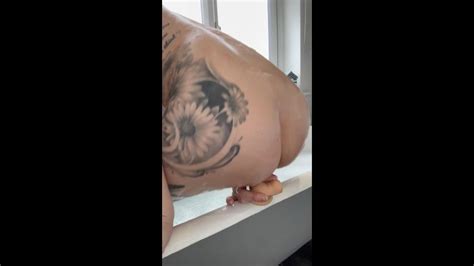 Misshjinked Bath Dildo Riding ManyVids