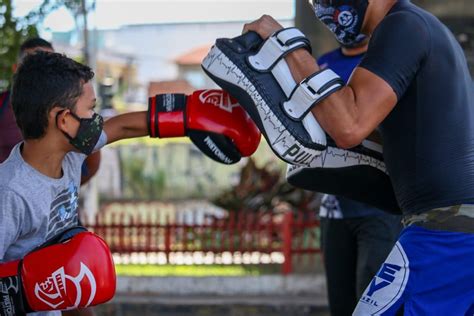 Academia De Boxe Manaus - Projeto social em Manaus retoma aulas de boxe gratuitas embaixo de ...