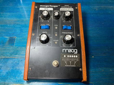 Yahooオークション Moog Moogerfooger Mf 102 Ring Modulator