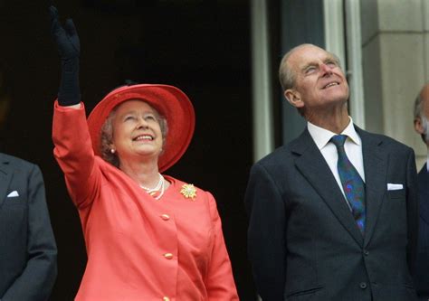 Photos: Queen Elizabeth II's Golden Jubilee (50 Years) in 2002