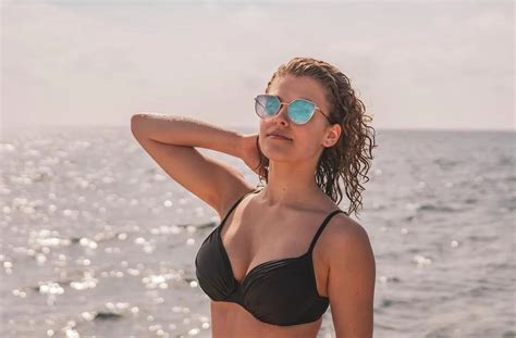 Foto Julia Boschman Van K Laat De Zon Schijnen Met Nieuwe Bikinifoto