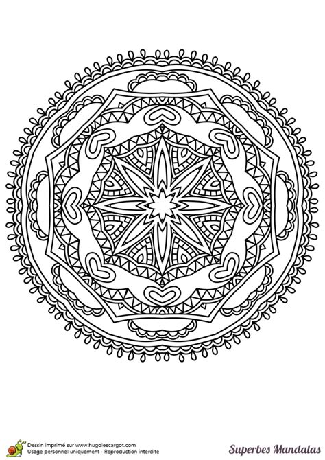 Coloriage Dun Superbe Mandala Rond Assez Facile à Colorier