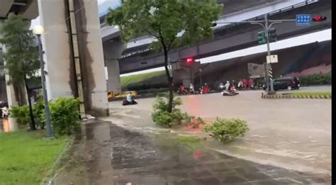 豪雨炸新北 鶯歌火車站外、北大社區停車場淹水 生活 中央社 Cna