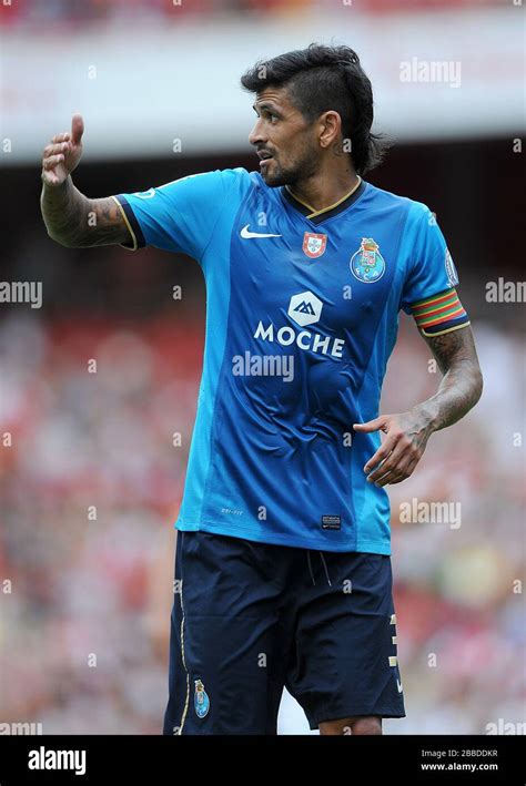 Lucho Gonzalez Fc Porto Stock Photo Alamy