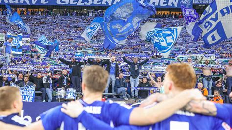 Schalke Choreo Geplant Ultras Schreiben Oberteil Für Frankfurt Spiel Vor