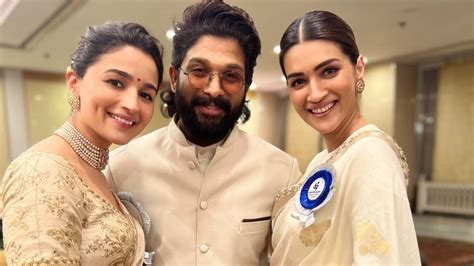 Allu Arjun Poses With Kriti Sanon Alia Bhatt After 69th National Film Award Win Photo Goes