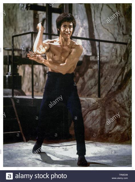 Bruce Lee Enter The Dragon/Operation DRAGON Nunchaku Bruce, 41% OFF