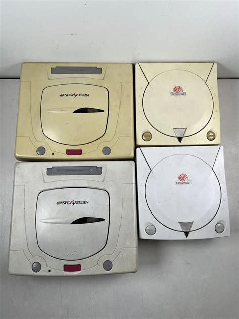 【傷や汚れあり】♪【中古】sega Saturn Dreamcast 本体 4台 まとめ Hst 3220 Hkt 3000 セガサターン