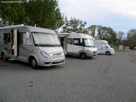 Area Sosta Camper Aire De Camping Cars A Meschers Sur Gironde In Rue Du