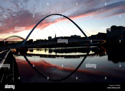 Gateshead Millennium Bridge Stock Photo - Alamy