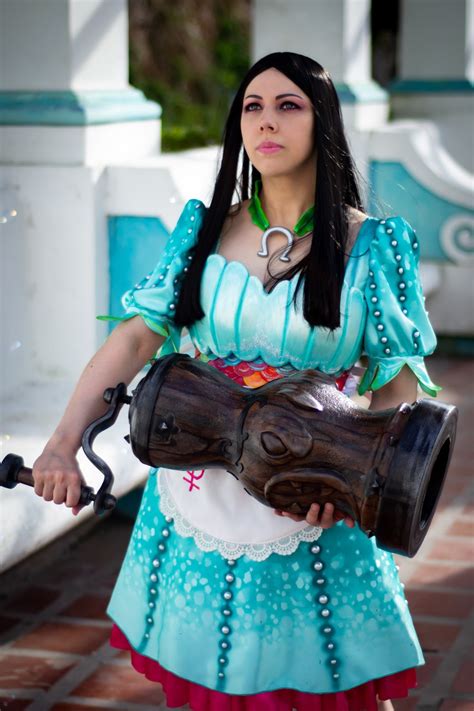 Alice Madness Returns Cosplay Siren