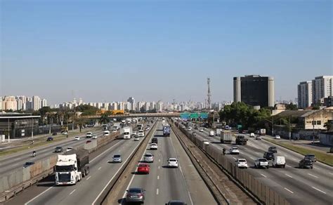 Trecho da Rodovia Presidente Dutra está interditado Metrópoles