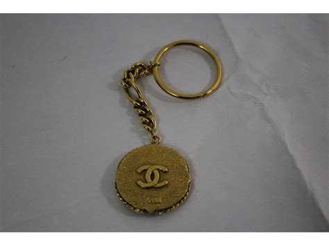 Chanel Anhänger halsketten Golden Metall ref.68171 - Joli Closet